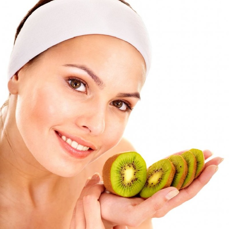 اكتشفي فوائد الكيوي للبشرة الدهنية