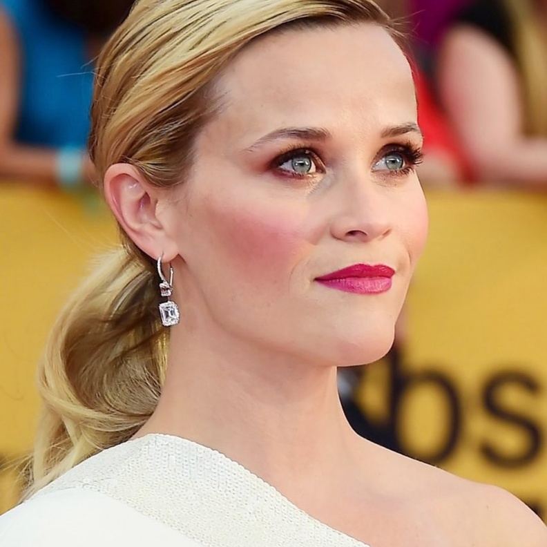 ريز ويذرسبون متألقة بمجوهرات كارتييه Cartier