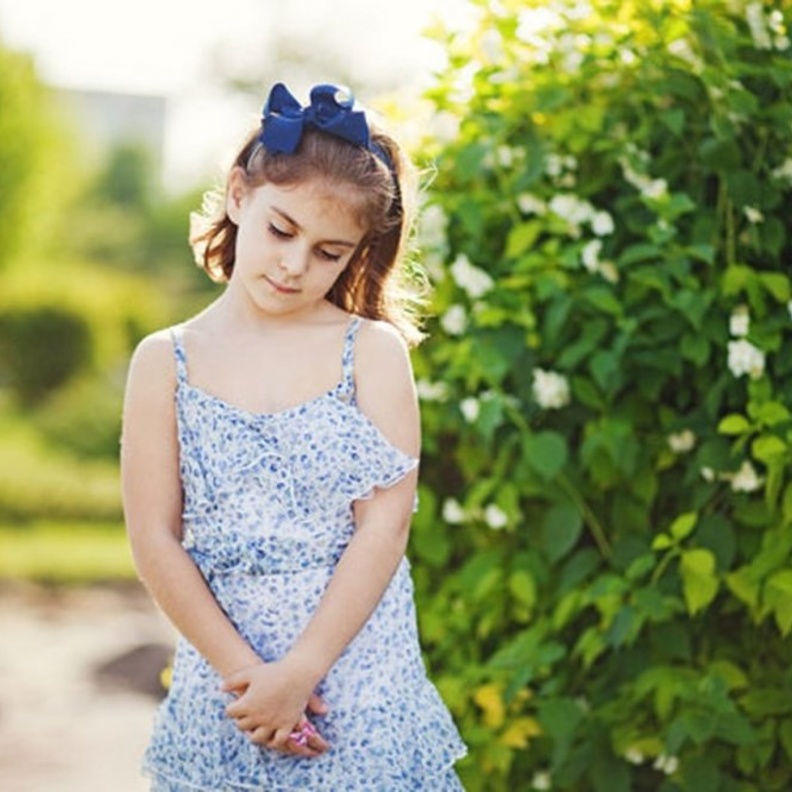 الارتباط النفسي بين الطفل والوالدين أساس بناء شخصيته وعلاج الخجل الاجتماعي