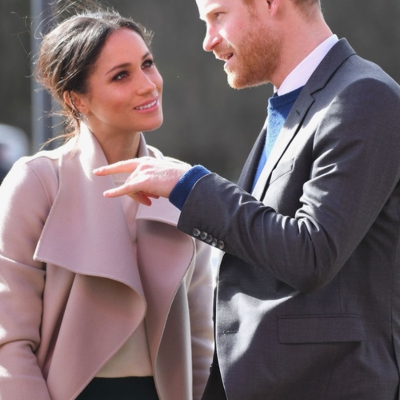 ميغان رفعت شعرها ووضعت ماكياجاً ناعماً