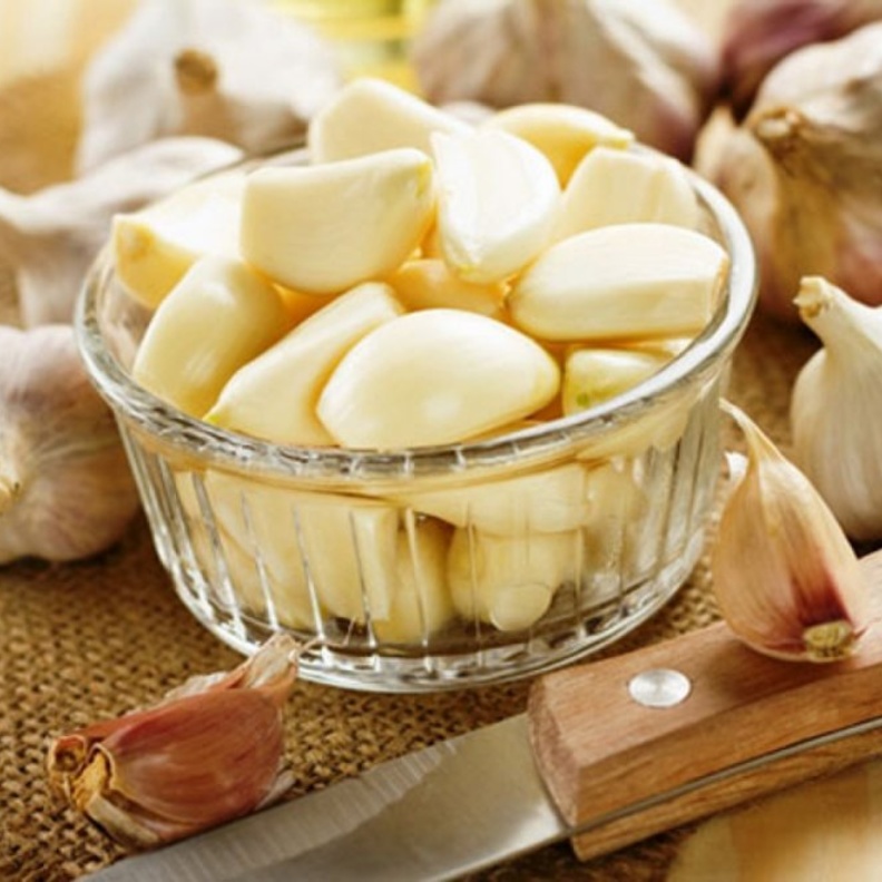 اهمية الثوم في تنظيف الجسم من السموم
