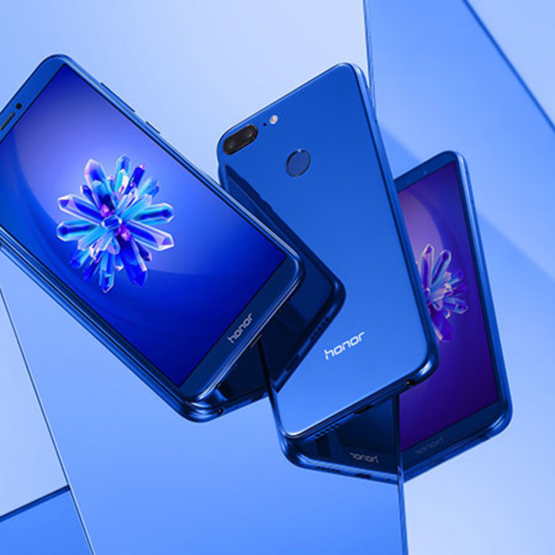 65% من الشباب العرب يستخدمون هواتفهم لالتقاط الصور 