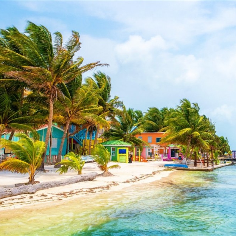 لانسينسيا Palancencia احدى افضل الشواطئ في العالم لشهر العسل في جزيرة