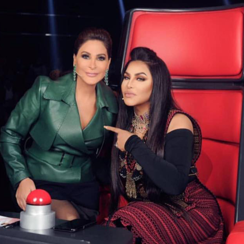 اي إطلالة تفضّلن أكثر بين كل من النجمتين اليسا وأحلام.