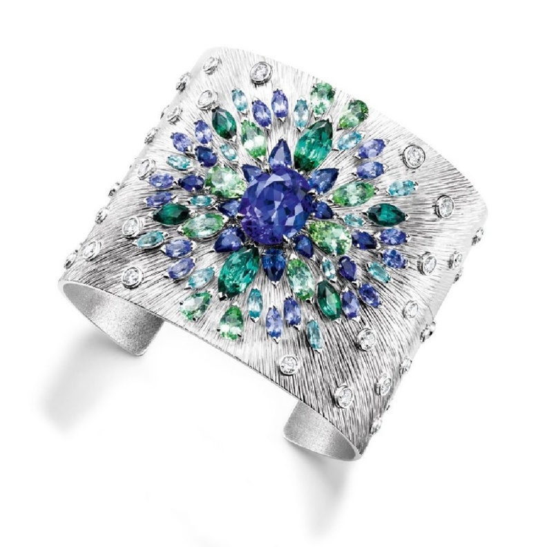 أسوارة شوميه من الياقوت والعقيق والماس