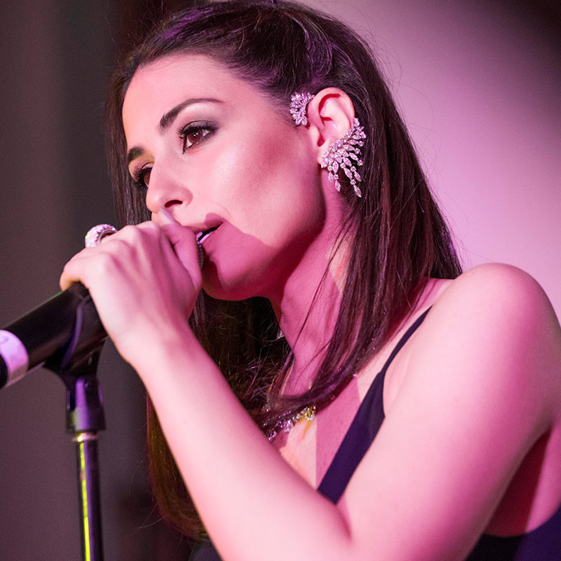 جيسيكا شاستين وهبة طوجي