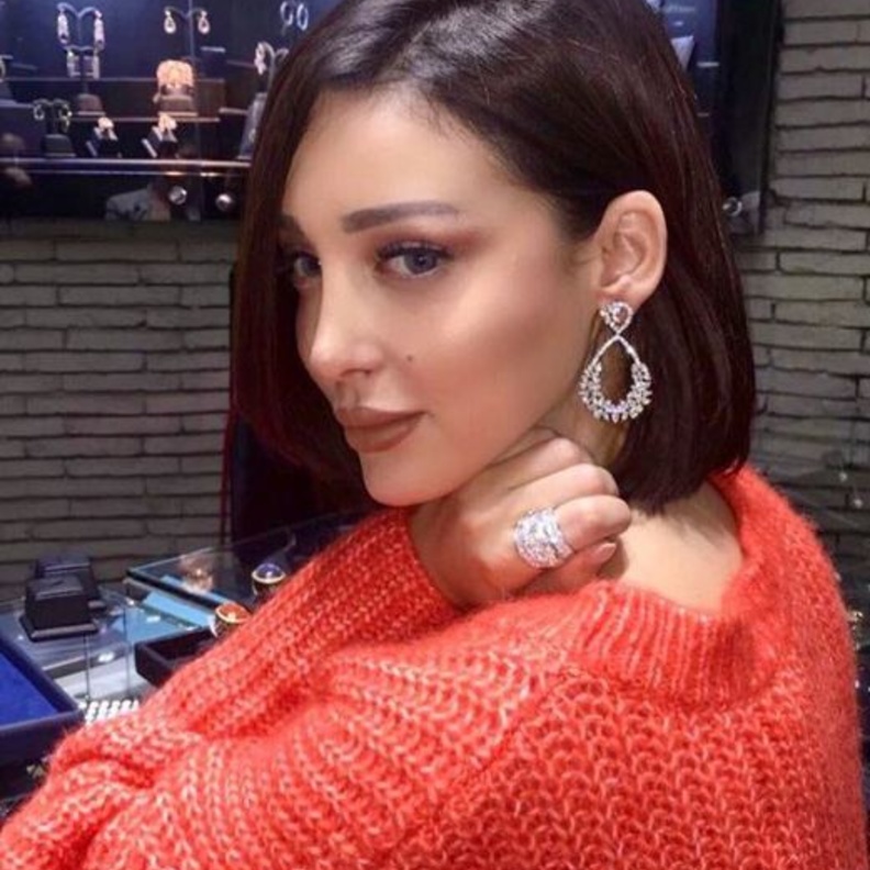 بسمة بوسيل تثير الجدل بصورة من طفولتها