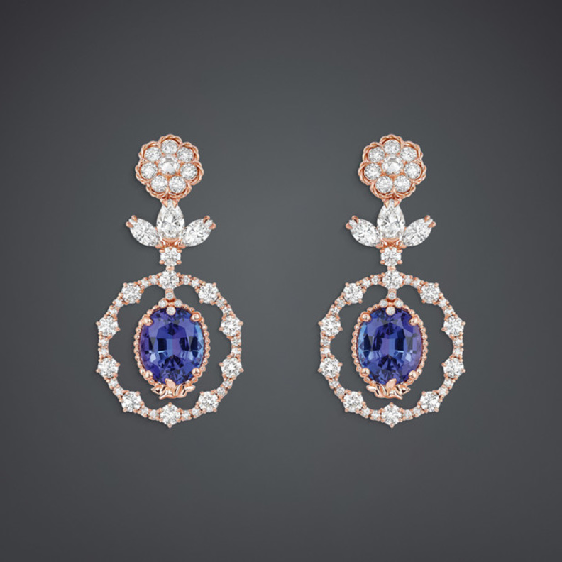 اقراط ملكية