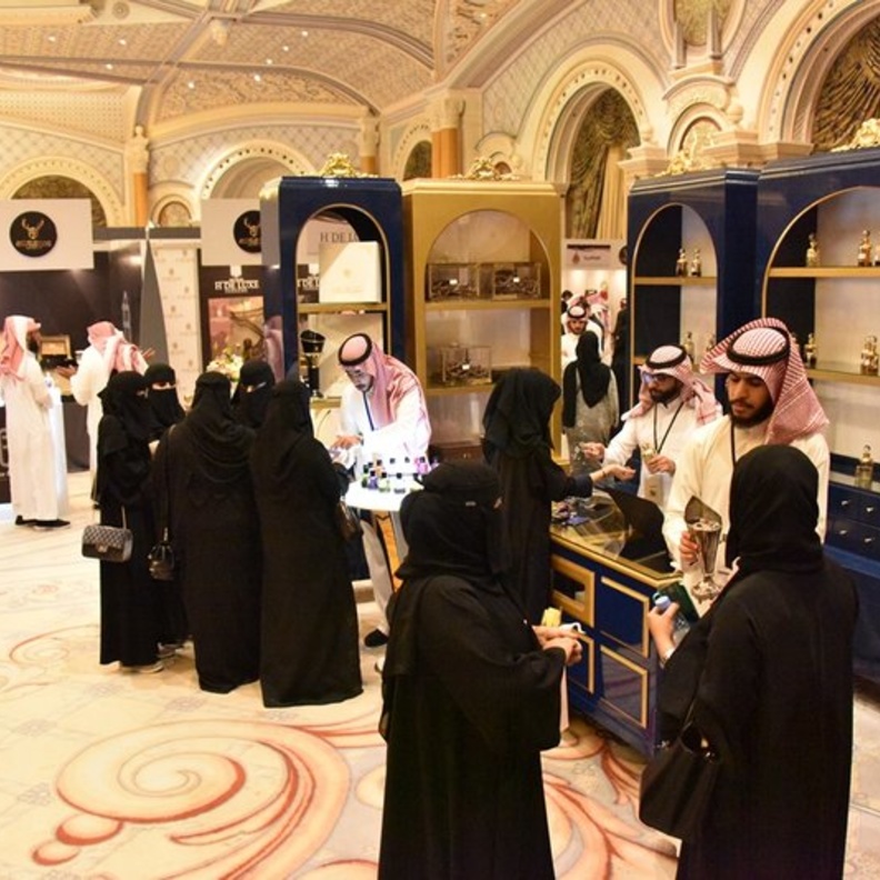 انطلاق معرض العطور خلال العصور في الرياض