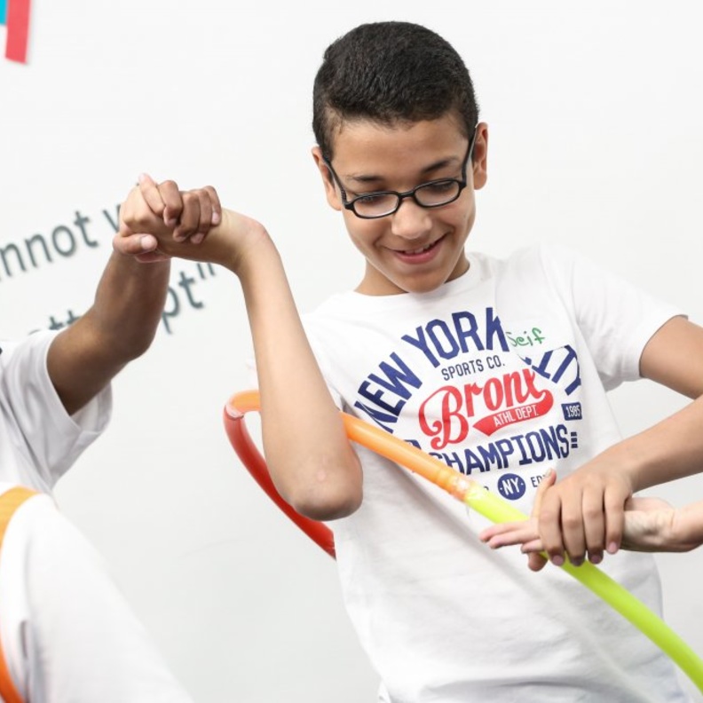 مبادرة "نلعب معاً" بمشاركة طلاب من أصحاب الهمم لتعزيز الرياضة الدامجة في الإمارات 