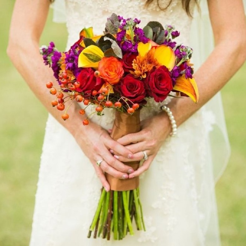 مسكة عصرية للعروس