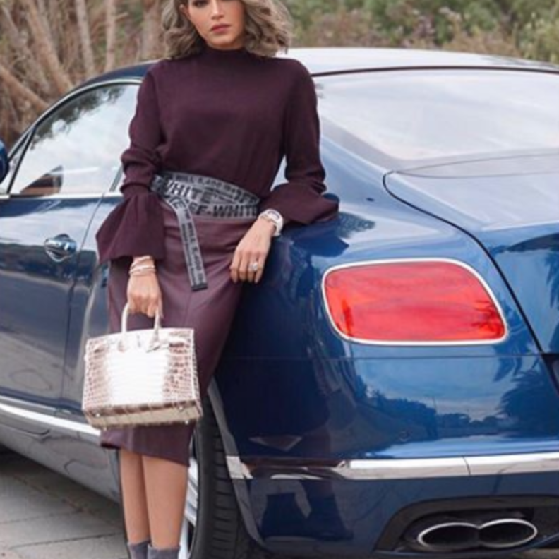 اعتمدت نهى نبيل لوك اللون الواحد