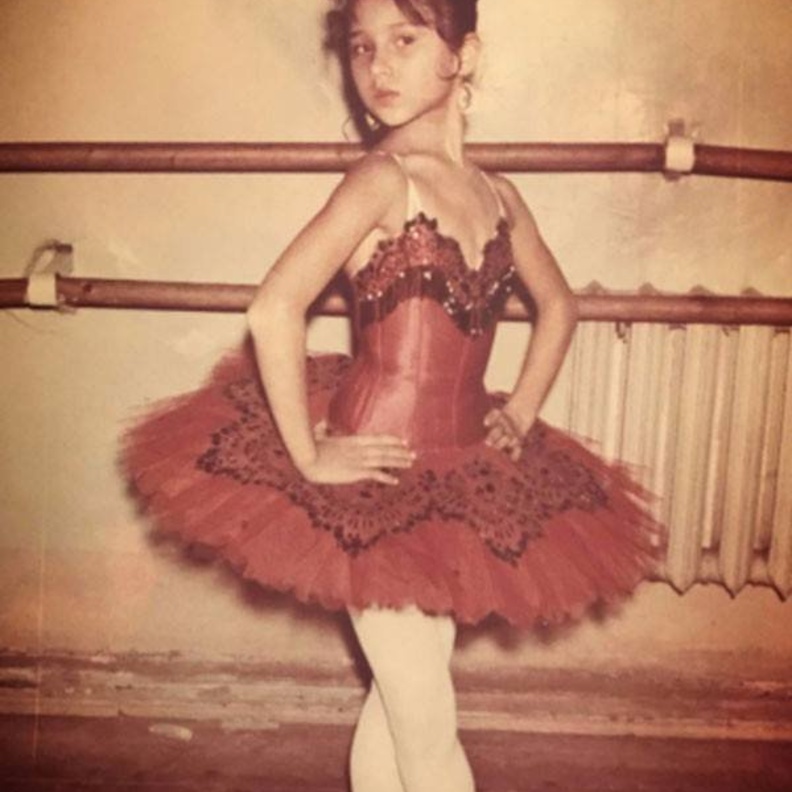 نيللي كريم ما تزال تمارس رقص الباليه