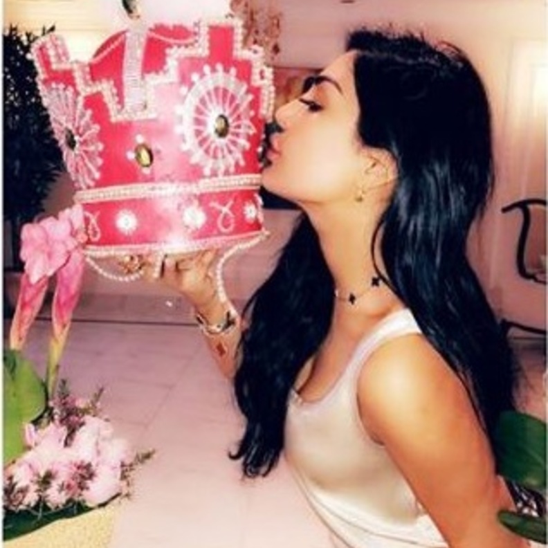 أمل العوضي عيد ميلاد