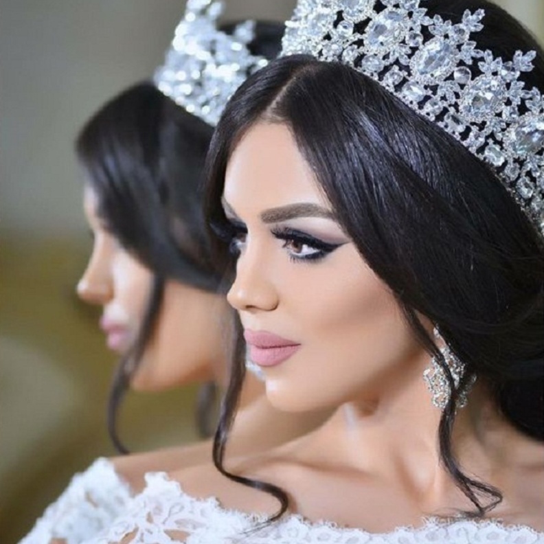 تاج مرصع بالشواروفسكي