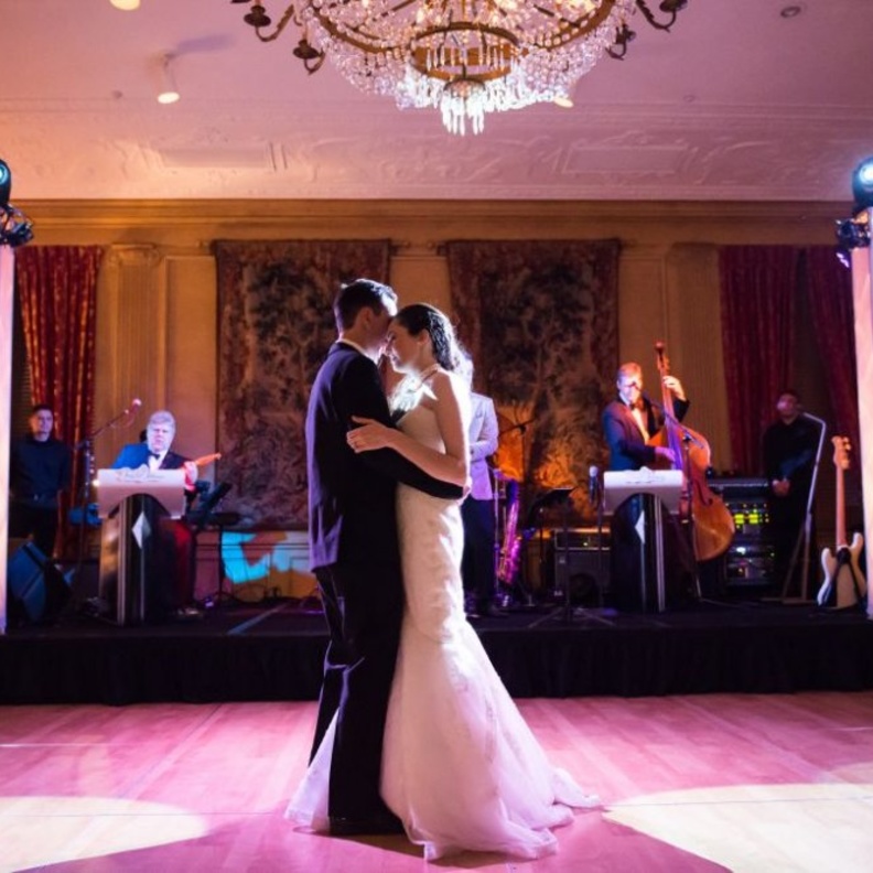 اغاني الزفه تضفي اجواء الفرح و البهجة على العرس