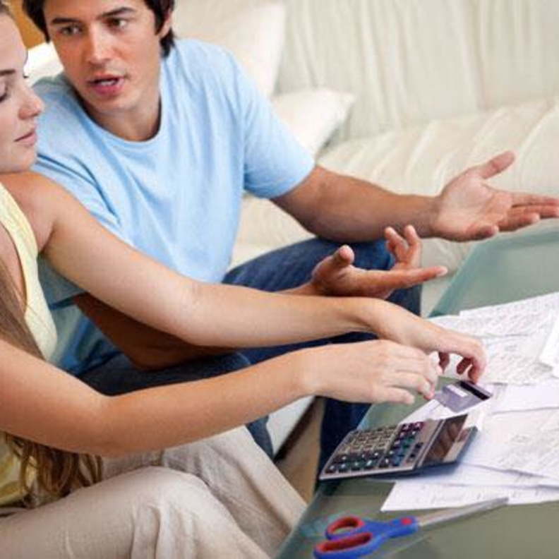 مشكلة راتب الزوجة اعلى من راتب الزوج وكيفية التعامل معها