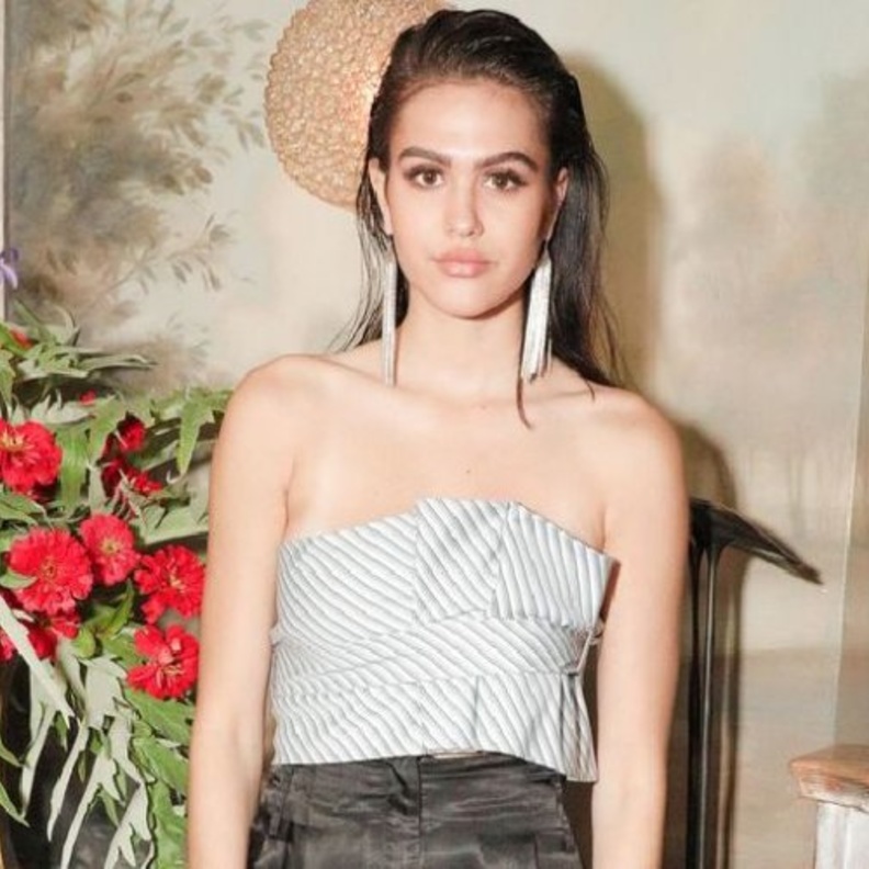 العارضة Amelia Gray Hamlin تتحدث عن مشاكل حميتها الصحية