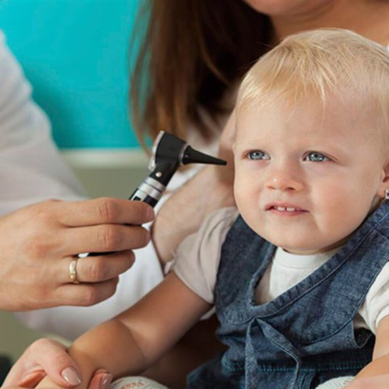 علامات ضعف السمع عند الاطفال وطرق علاجها