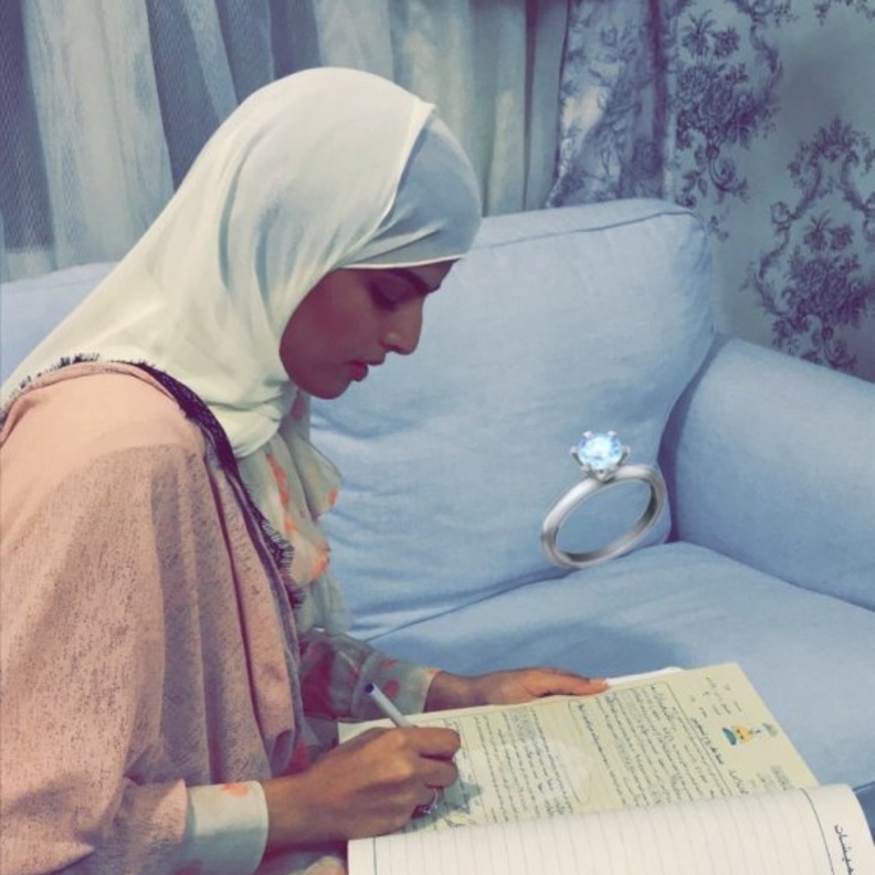 سارة الودعاني تحتفل بملكتها