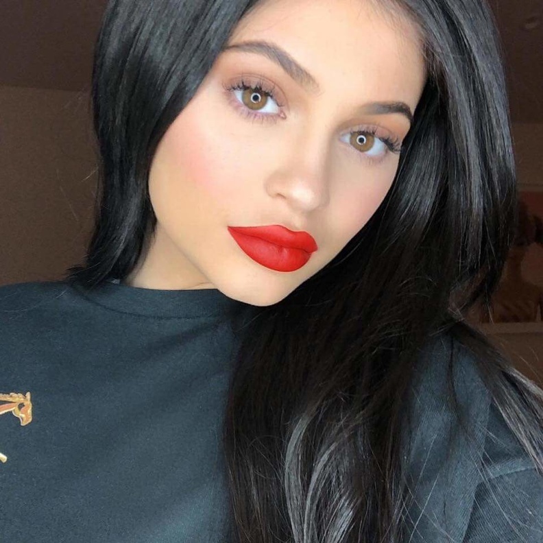 مكياج ساحر اختارته كايلي جينر ‏Kylie Jenner‏ ‏ مع احمر الشفاه المات