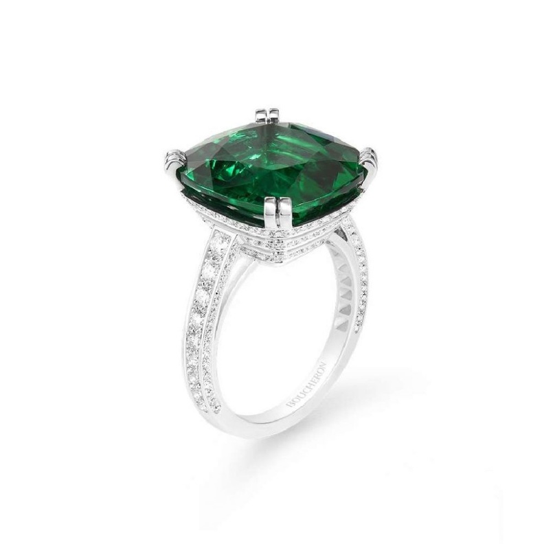 خاتم شوميه من الذهب الأبيض والماس والزمرد والياقوت