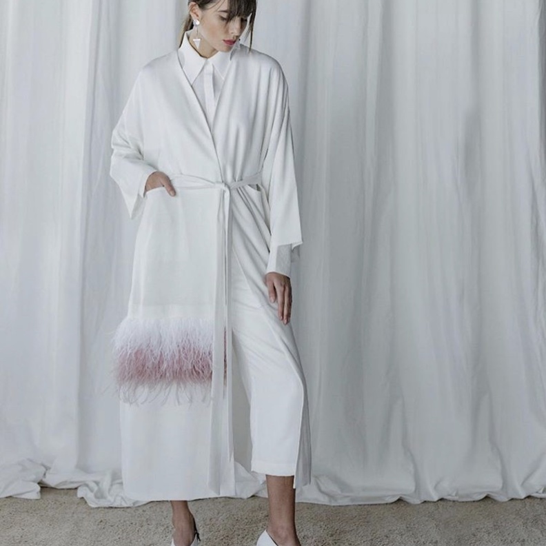 Samah abayas عباية أنيقة وعملية وبسيطة بتفاصيل الجيوب.