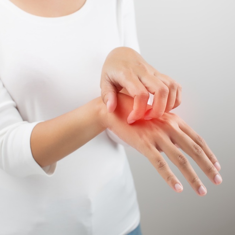 ماهي اسباب حكة اليدين