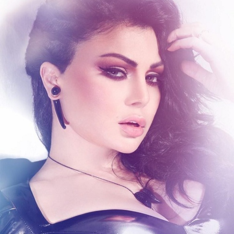 استوحي رسمات ايلانير عصرية من هيفاء وهبي