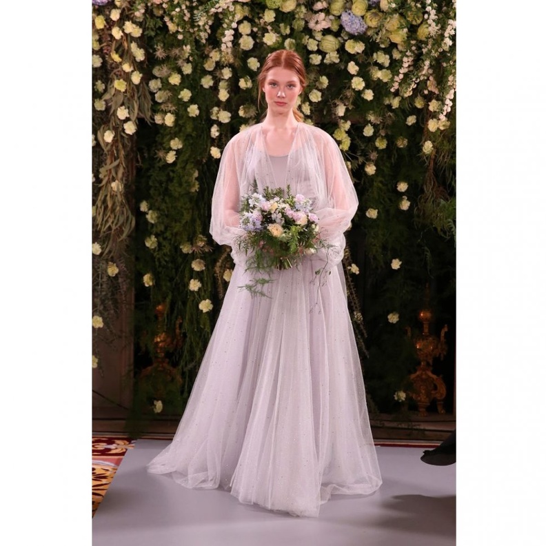 فستان من جيني باكهام