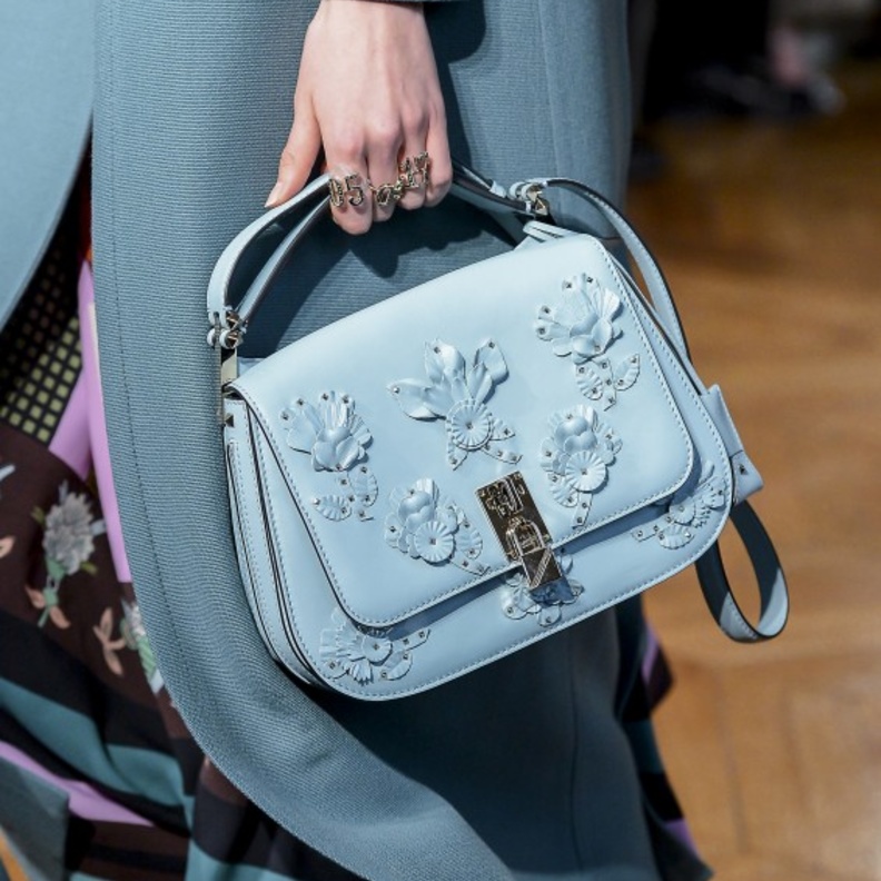 حقيبة عملية وناعمة من نينا ريتشي