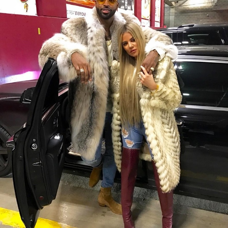 كلوي كرداشيان وحبيبها تريستان تومسون بالملابس الرياضة