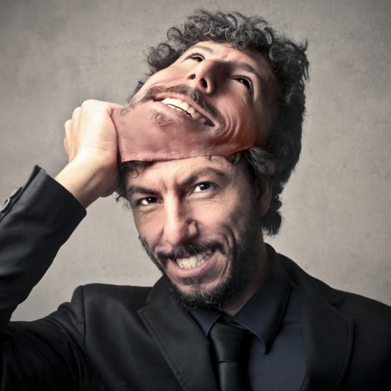 عندما يتعلق الأمر بمصالح مولود الجدي ومشاعره الشخصية يتحوّل إلى شخص شرير وخبيث.