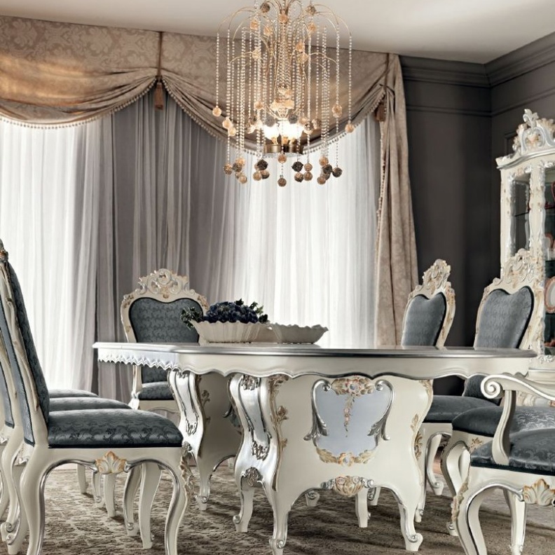 ثريات جذابة لغرفة سفرة كلاسيك.