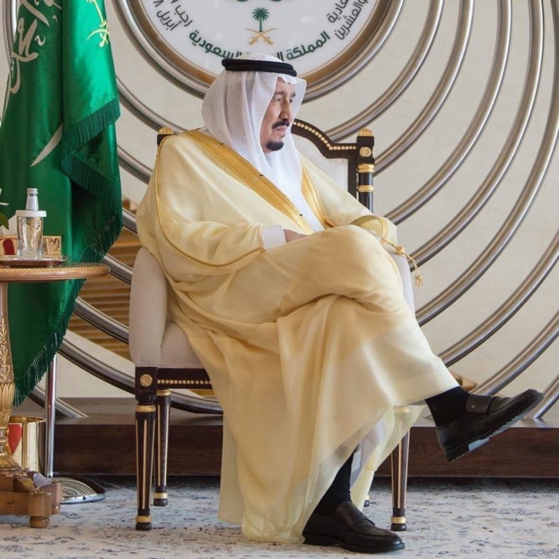 صورة مميزة لـ الملك سلمان بن عبدالعزيز في قمة الظهران تكتسح مواقع التواصل الاجتماعي