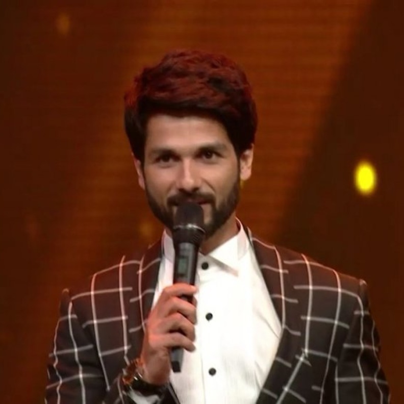 صورة جديدة للنجم شاهيد كابور مع ابنته