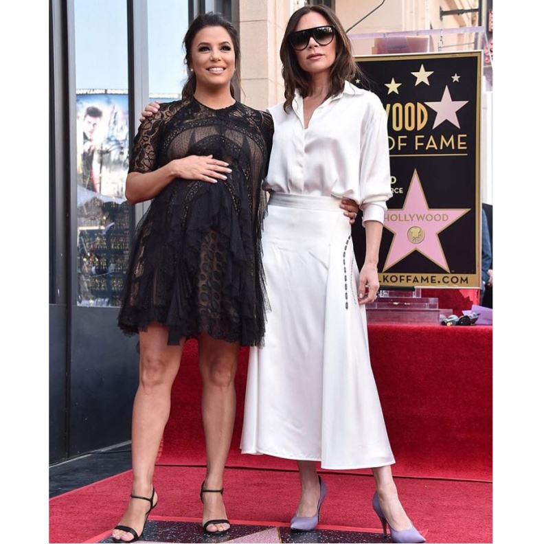ايفا لونغوريا تحصل على نجمتها في ممر الشهرة في هوليوود وترافقها فيكتوريا بيكهام