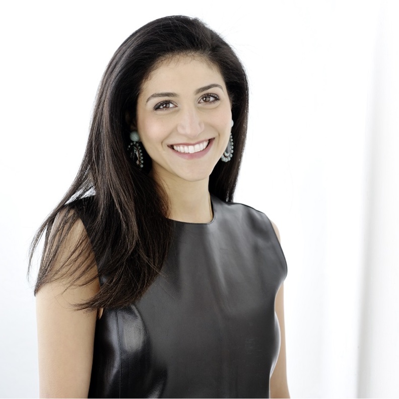 لقاء موقع هي مع ياسمين هيميرلي Yasmin Hemmerle