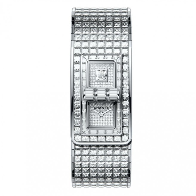 ساعة شانيل من Mademoiselle Privé مثمنة بالماس.