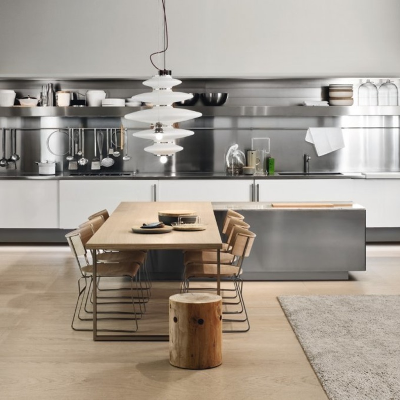 اختيار جريء للون الألمنيوم في ديكور المطبخ