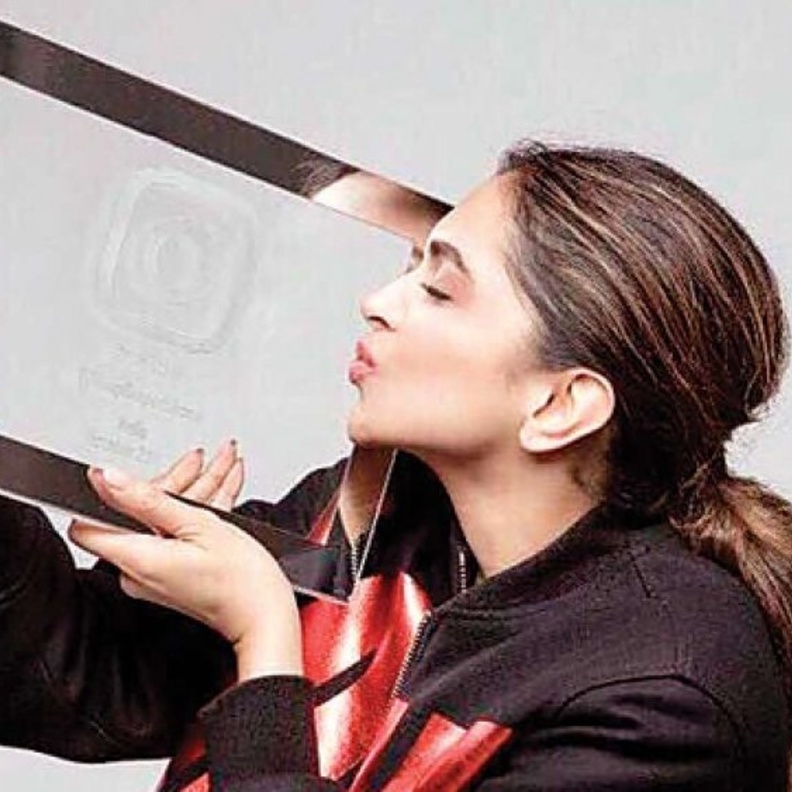 ديبيكا بادوكون من أنجح نجمات بوليوود في شباك التذاكر