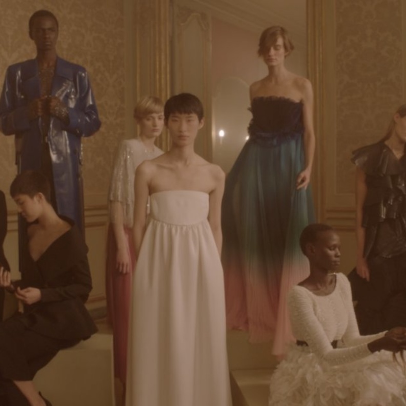 MYSTERES D’UN JARDIN DE NUIT.. فيديو حصري لمجموعة الهوت كوتور لربيع وصيف 2018 من Givenchy