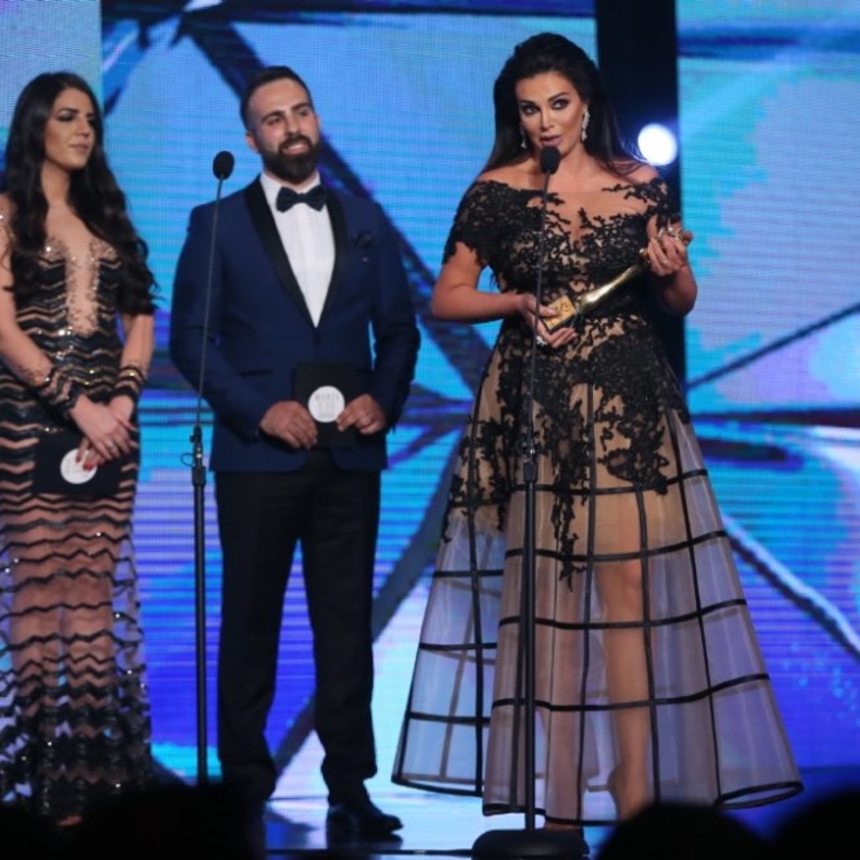 الاطلالة الابرز والتي نالت الحصة الاكبر من التعليقات حازت عليها الممثلة اللبنانية نادين نسيب نجيم