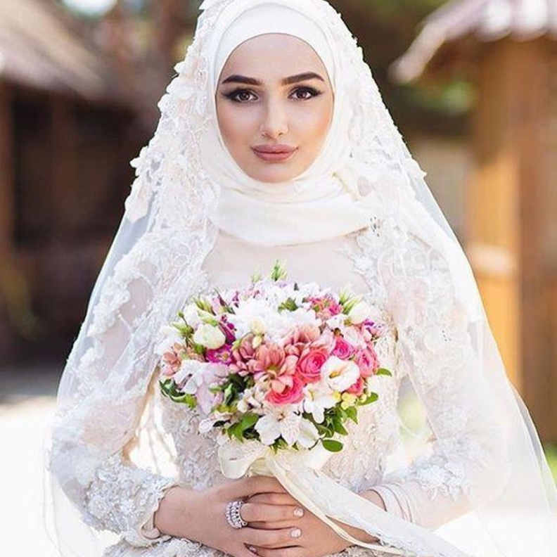 اختاري قماش الحجاب من قماش الفستان نفسه