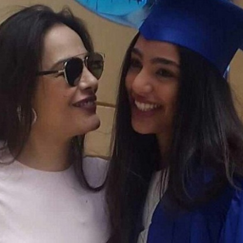 شيريهان وابنتها