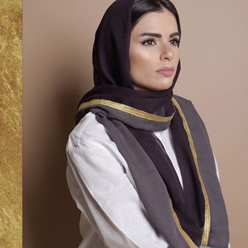 طرحة ملونة من Kaaf Meem