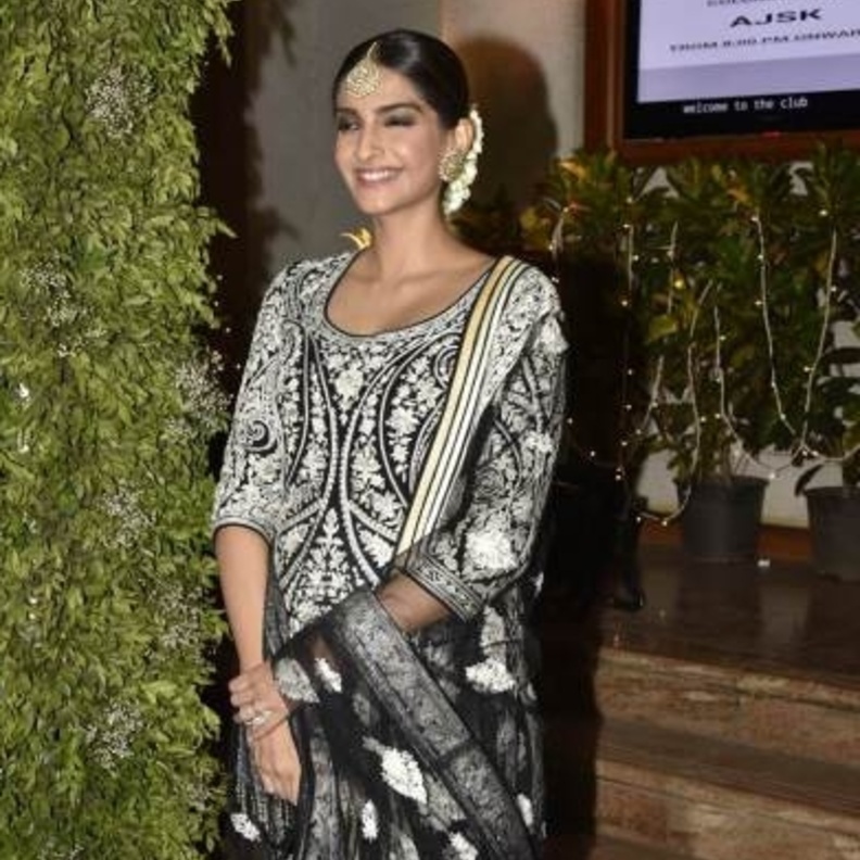 نجوم بوليوود يحضرون حفل زفاف في دلهي