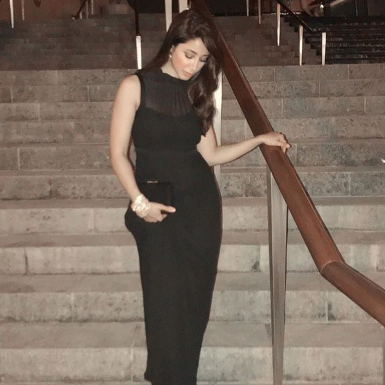 كيفية ارتداء ملابس باللون الاسود على طريقة اسيل عمران؟