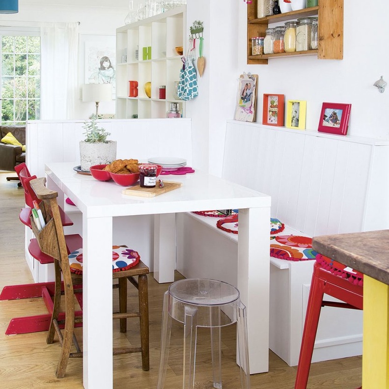 غرفة سفرة صغيرة بجمال الخشب