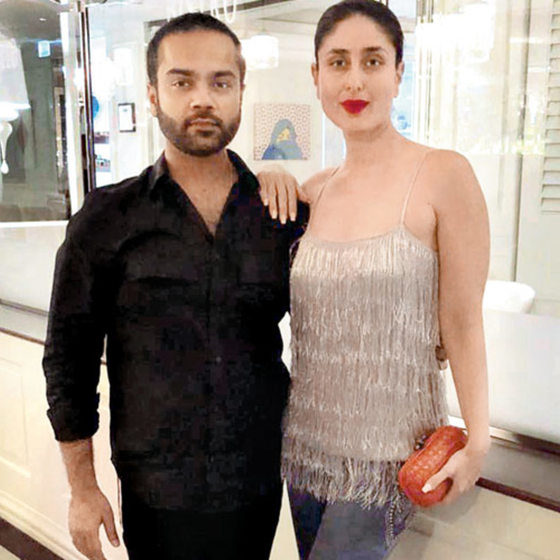 كارينا كابور في إطلالة عصرية لامعة في دبي